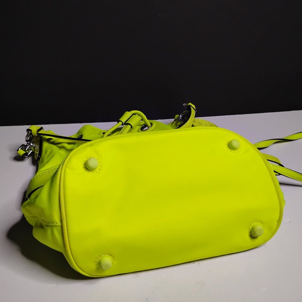 ZERØGRAND Cole Haan Neon Green-Yellow Bag - Picture 13 of 13